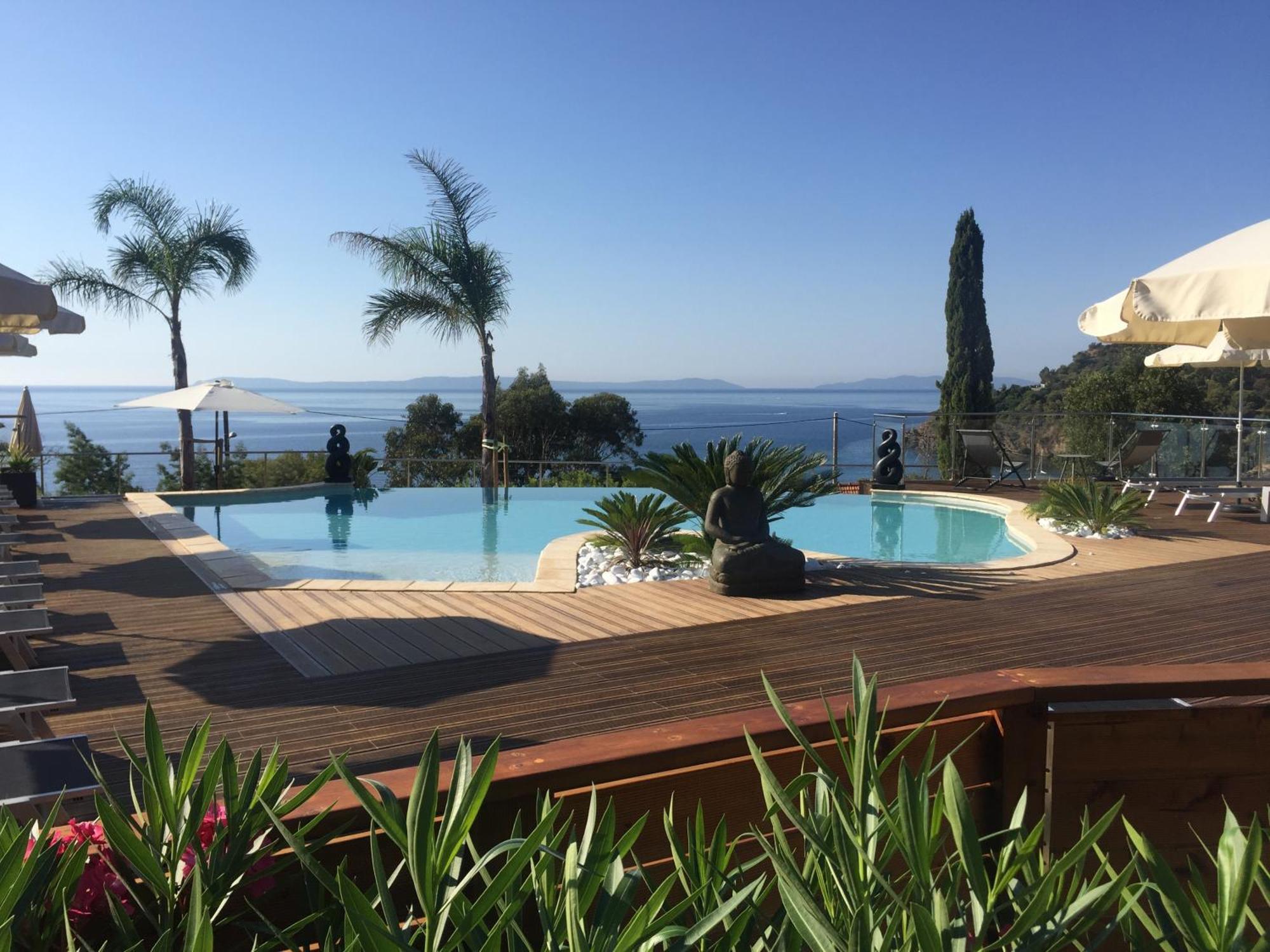 Aparthotel Les Lauriers Roses Le Le Rayol-Canadel-sur-Mer Zewnętrze zdjęcie